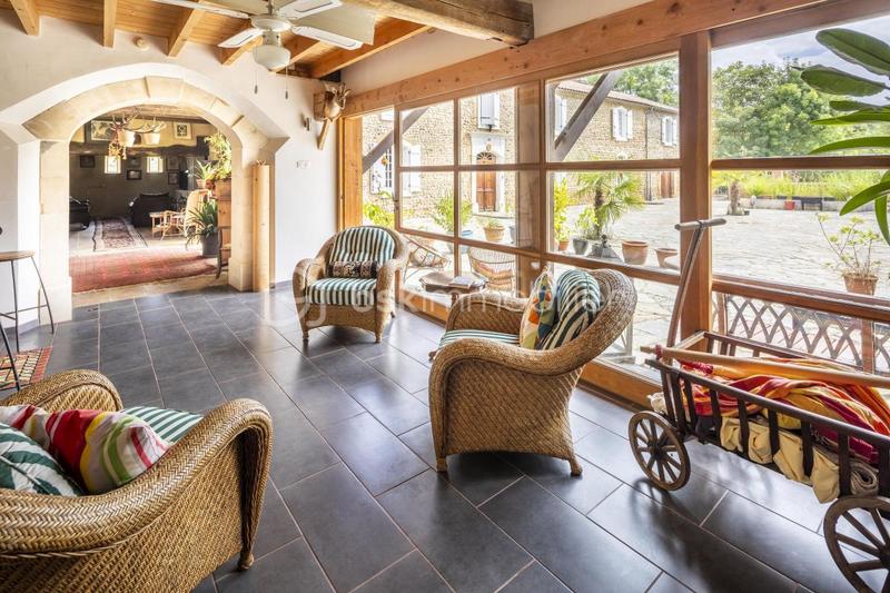 Maison - 400 m² - 10 pièces