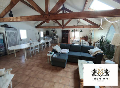 Maison - 200 m² - 6 pièces