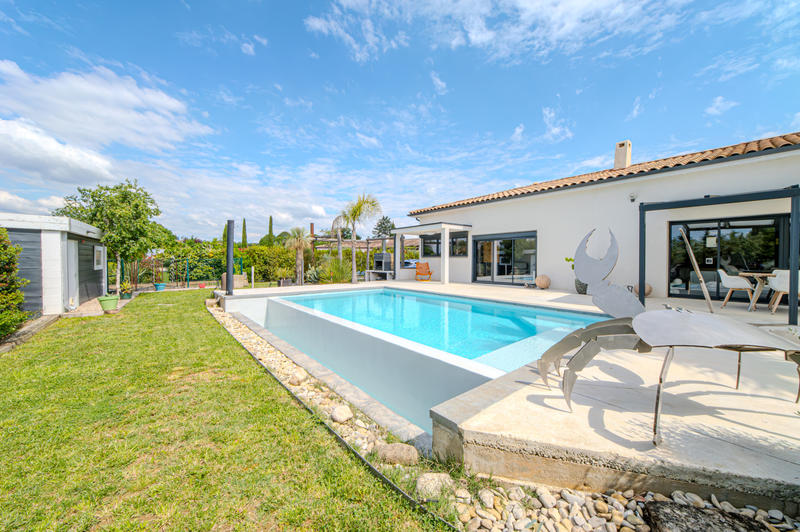 Maison - 180 m² - 5 pièces