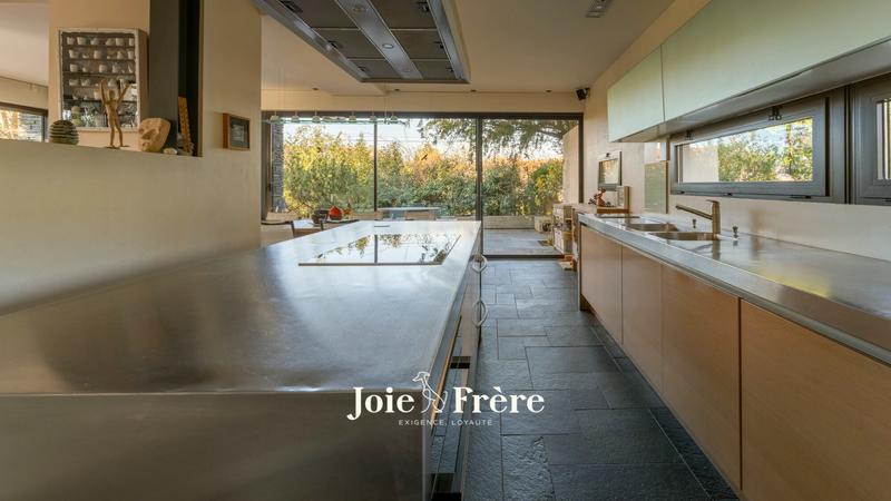 Maison ancienne - 366 m² - 7 pièces