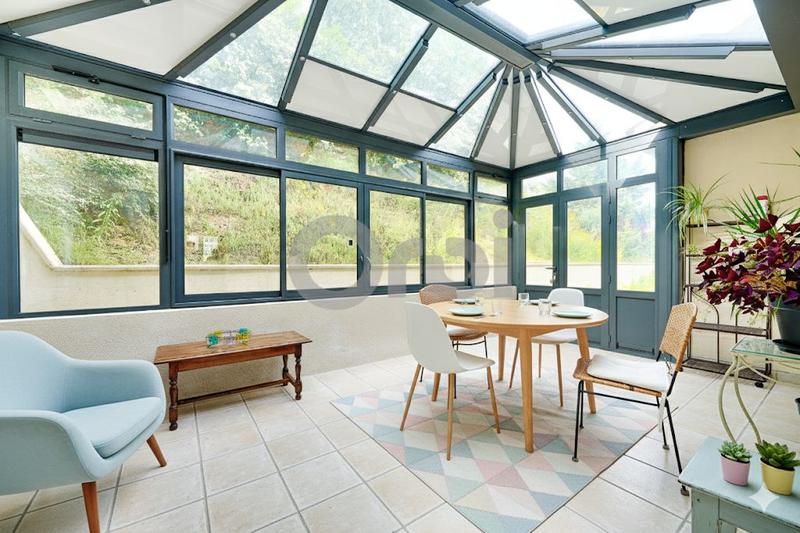 Maison - 202 m² - 7 pièces