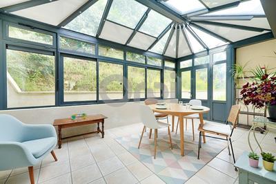 Maison - 202 m² - 7 pièces