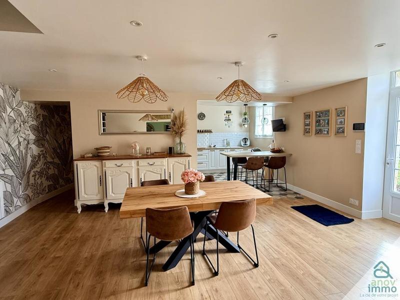 Propriété - 271 m² - 9 pièces