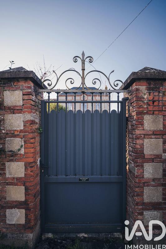 Maison - 215 m² - 8 pièces