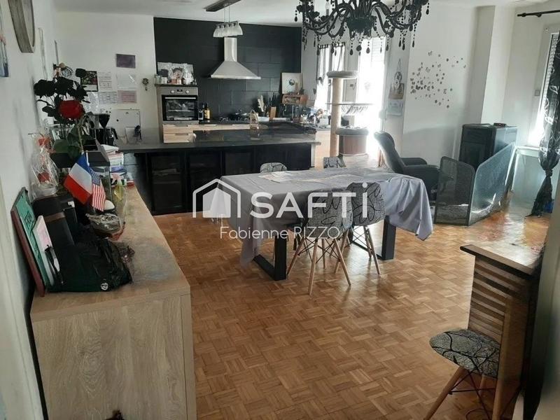 Maison - 195 m² - 8 pièces