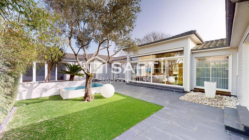 Maison - 252 m² - 6 pièces