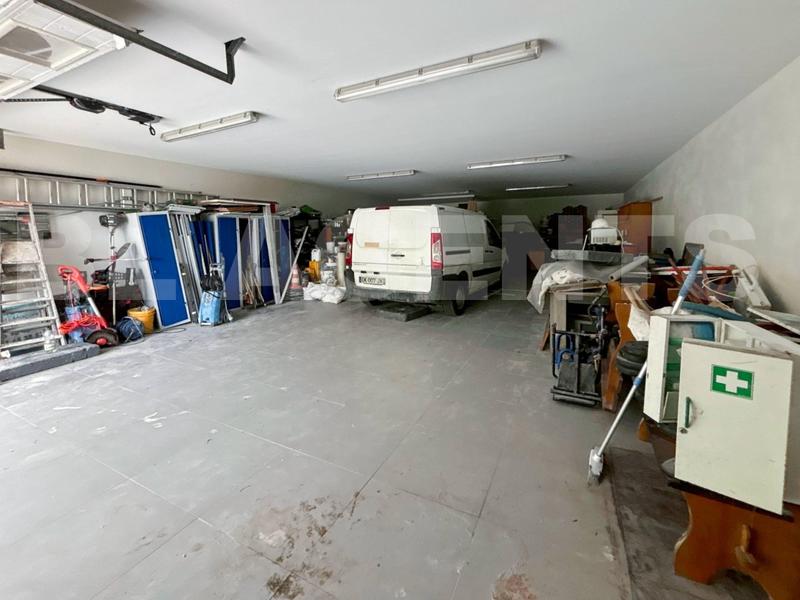 Villa - 322 m² - 6 pièces