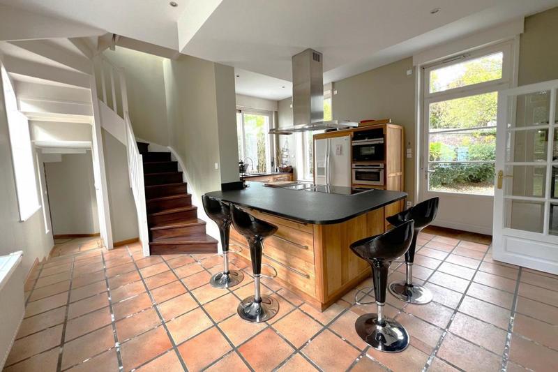 Maison de campagne - 300 m² - 8 pièces