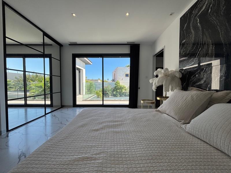 Maison - 261 m² - 7 pièces