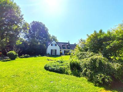 Maison - 190 m² - 8 pièces