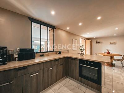 Maison - 104 m² - 4 pièces