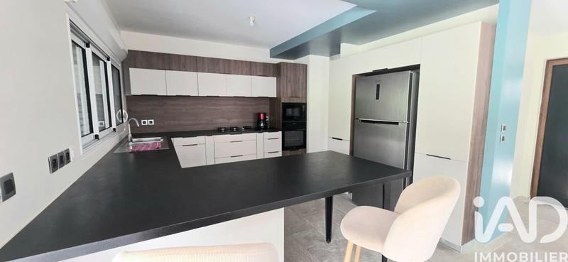 Maison - 243 m² - 5 pièces