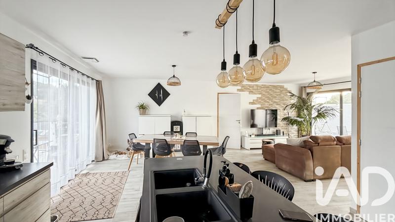 Maison - 440 m² - 28 pièces