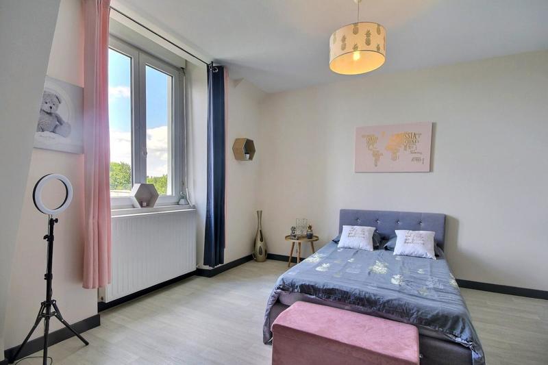 Maison - 205 m² - 9 pièces