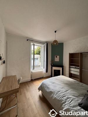 Chambre - 85 m² - 1 pièce