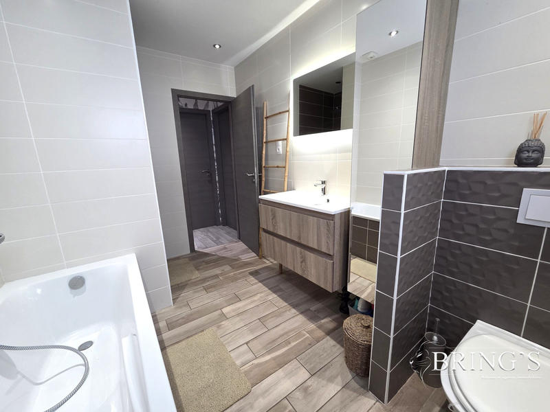 Maison - 106 m² - 6 pièces