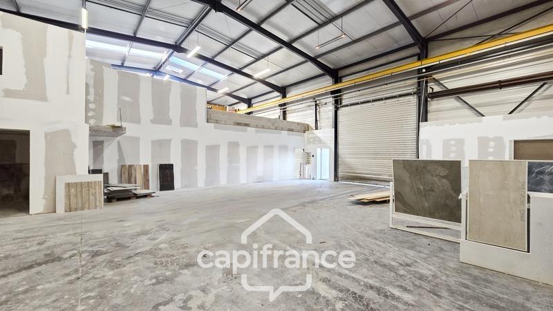 Bureau - 427 m² - 2 pièces