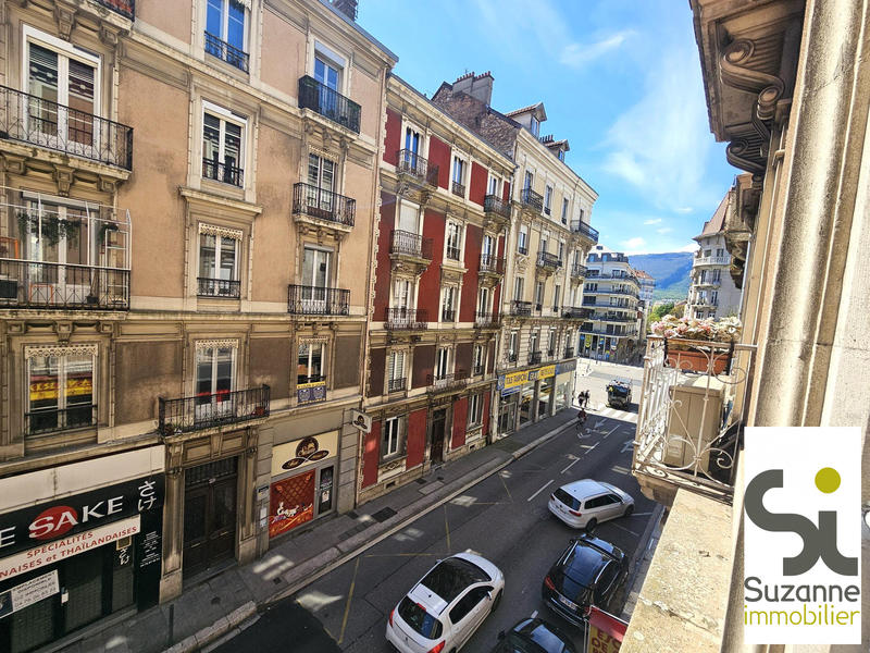 Appartement - 151 m² - 5 pièces