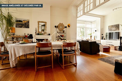 Maison - 236 m² - 10 pièces