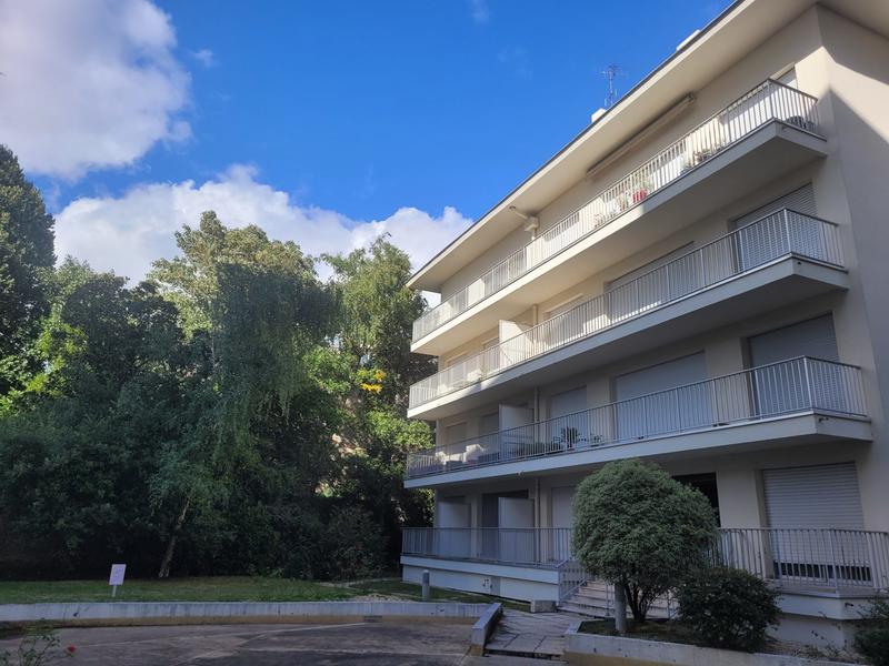 Appartement - 96 m² - 4 pièces