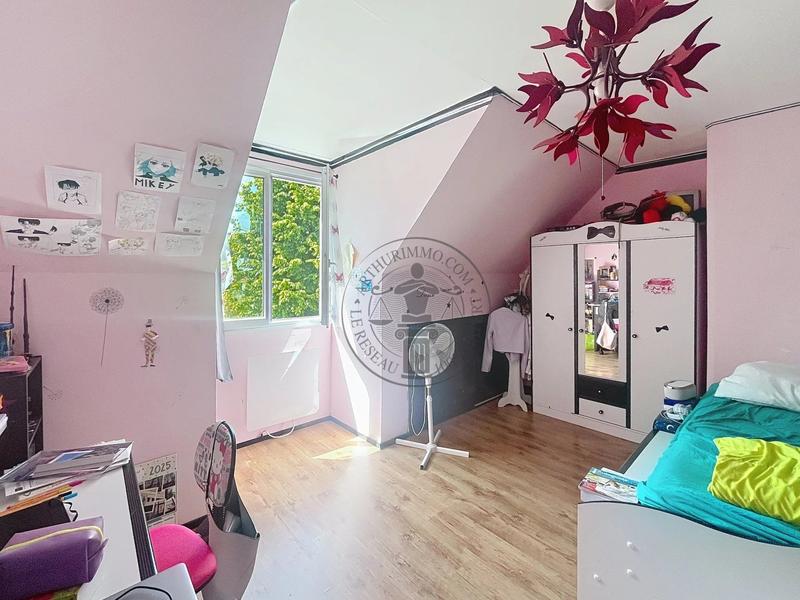 Maison - 143 m² - 7 pièces