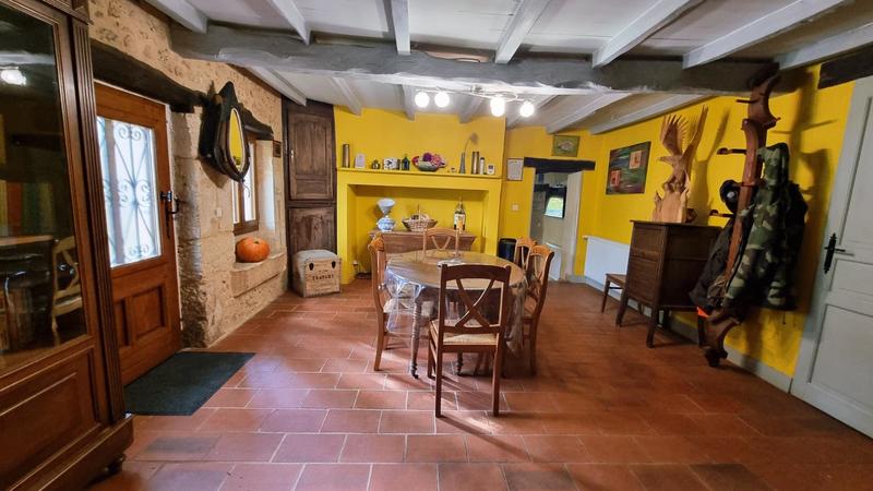 Propriété - 327 m² - 10 pièces