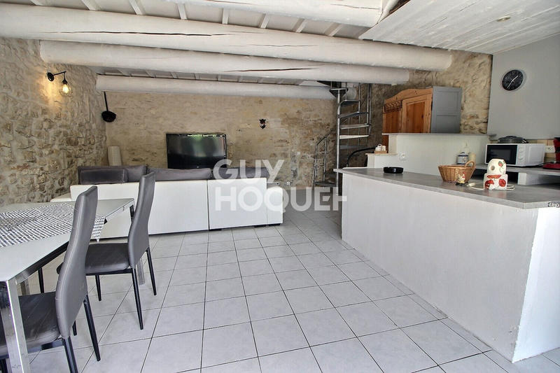 Maison - 238 m² - 8 pièces