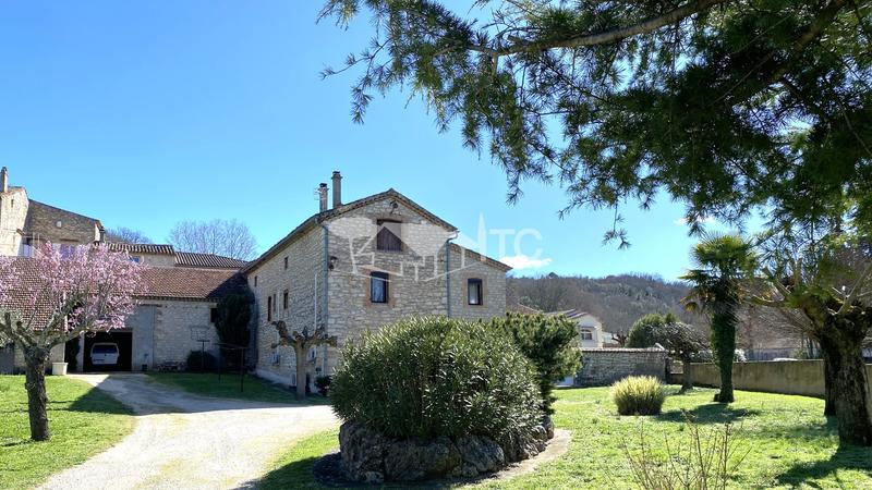 Maison en pierre - 128 m² - 5 pièces