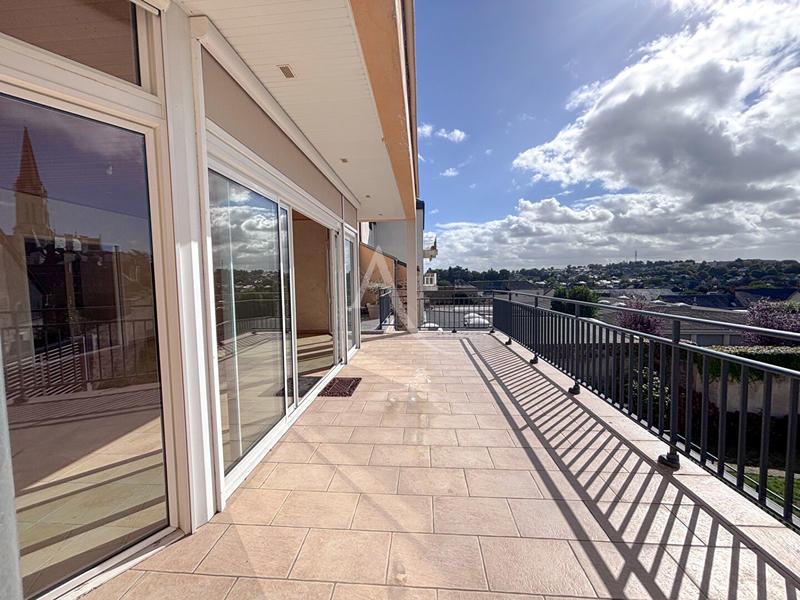 Appartement - 180 m² - 5 pièces