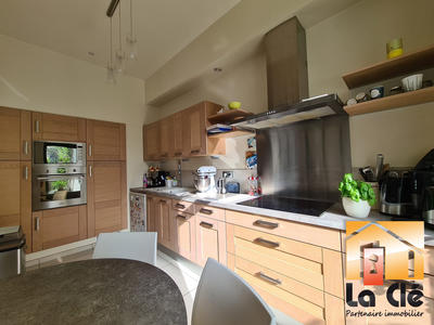 Maison - 189 m² - 8 pièces