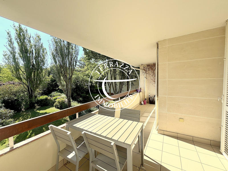 Duplex - 207 m² - 9 pièces