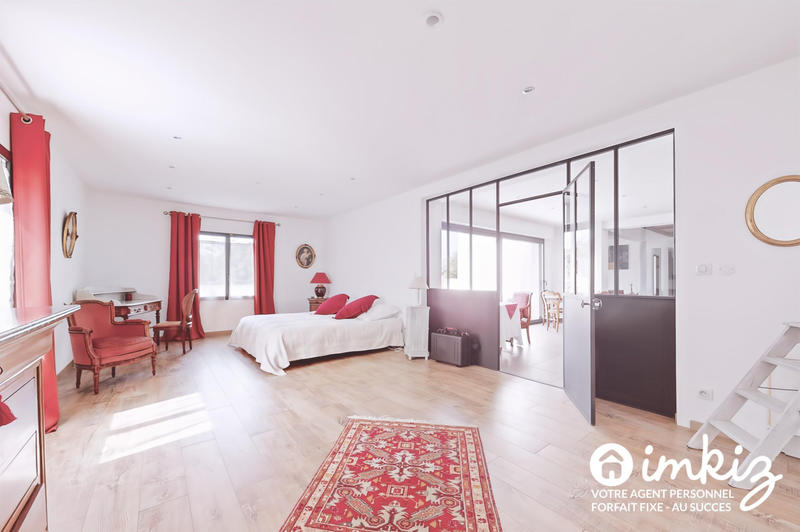 Maison - 235 m² - 7 pièces