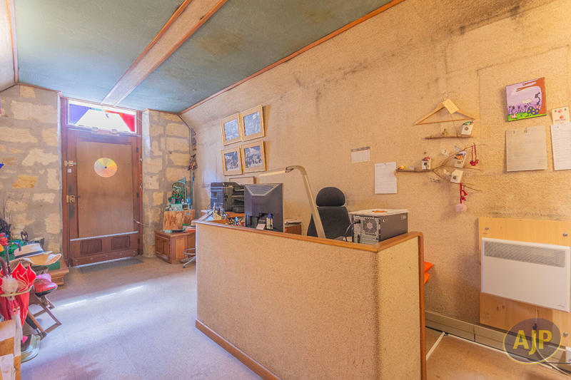 Maison - 210 m² - 8 pièces