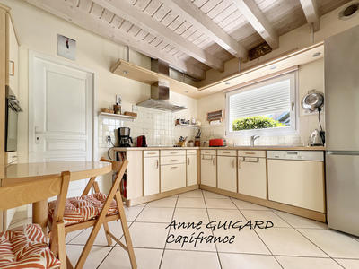 Maison - 232 m² - 7 pièces