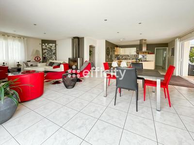 Maison - 135 m² - 6 pièces