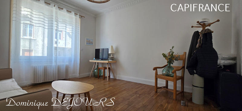 Maison - 230 m² - 9 pièces