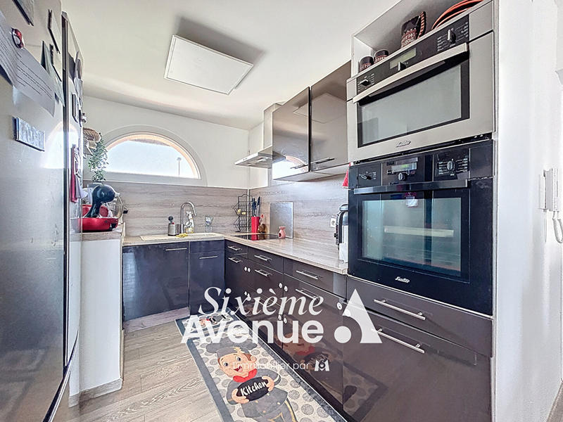 Maison - 186 m² - 8 pièces