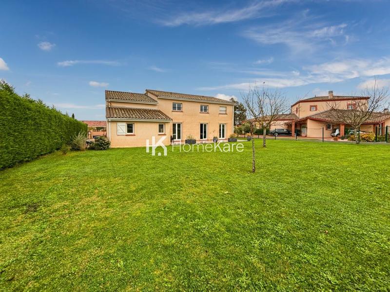 Maison - 180 m² - 9 pièces