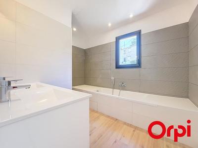 Villa - 136 m² - 5 pièces