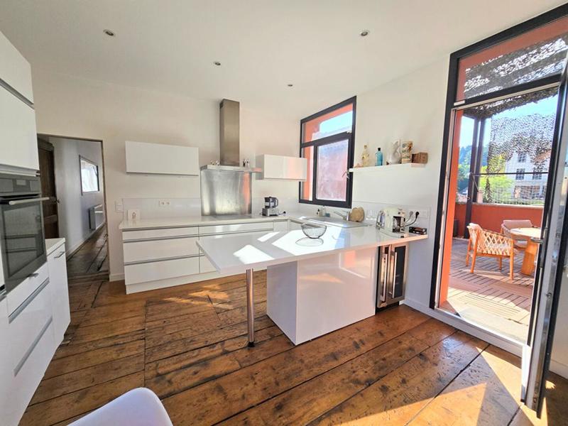 Maison - 460 m² - 13 pièces