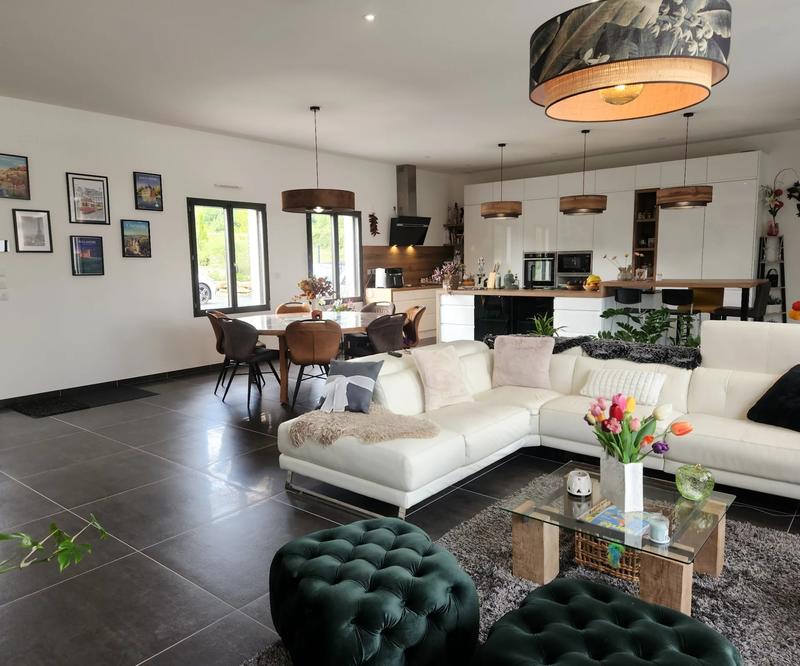 Maison - 240 m² - 7 pièces