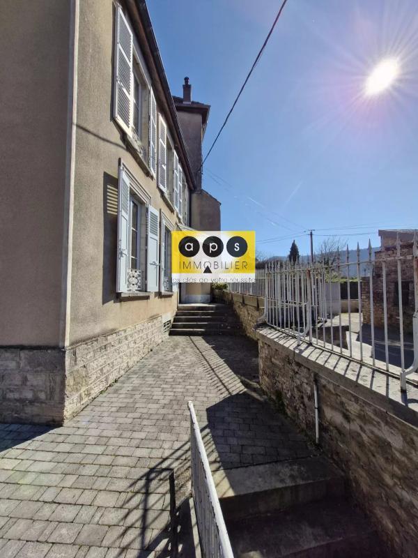 Maison de ville - 200 m² - 8 pièces