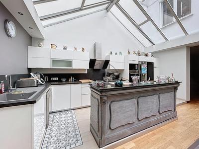 Maison - 213 m² - 7 pièces