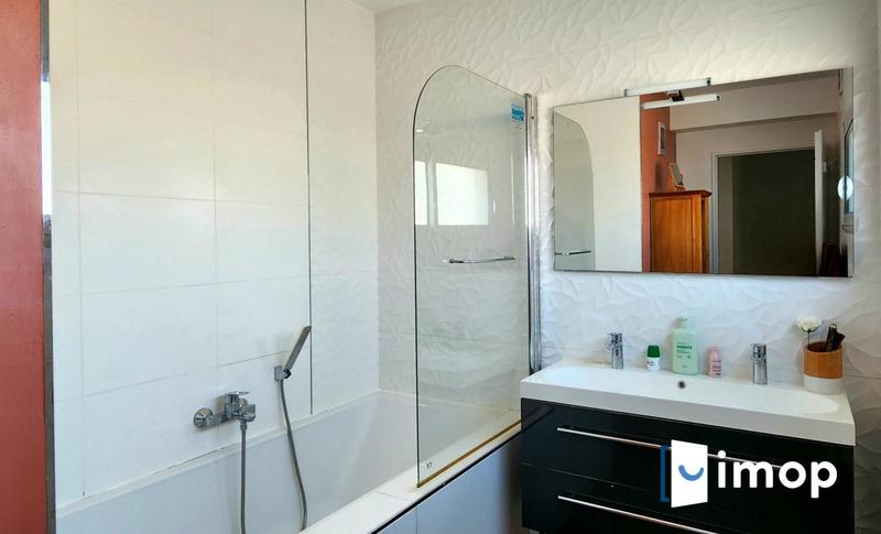 Villa - 90 m² - 4 pièces