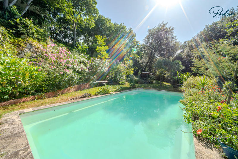 Villa - 220 m² - 7 pièces