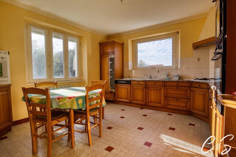 Maison ancienne - 155 m² - 7 pièces