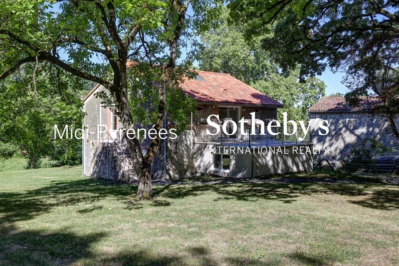 Maison de maîtres - 350 m² - 7 pièces