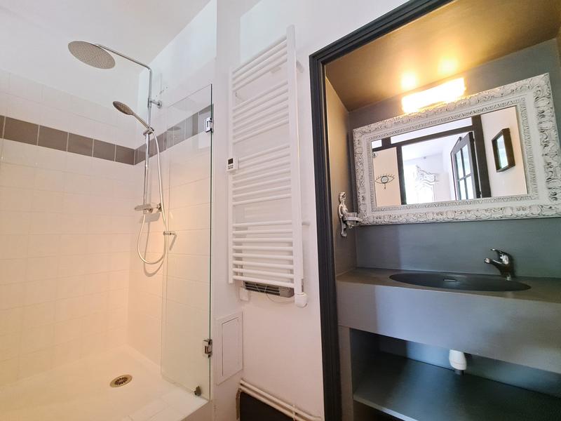 Maison - 557 m² - 16 pièces