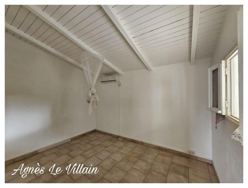 Maison - 182 m² - 9 pièces