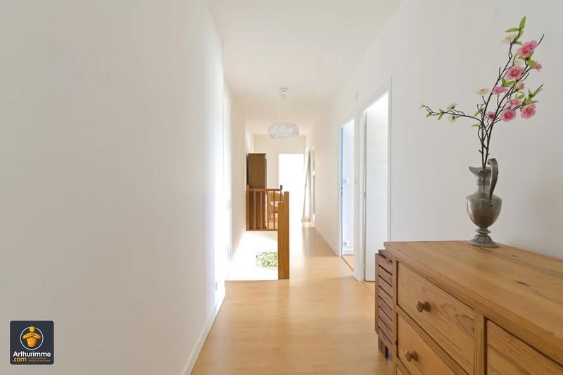 Maison - 236 m² - 7 pièces